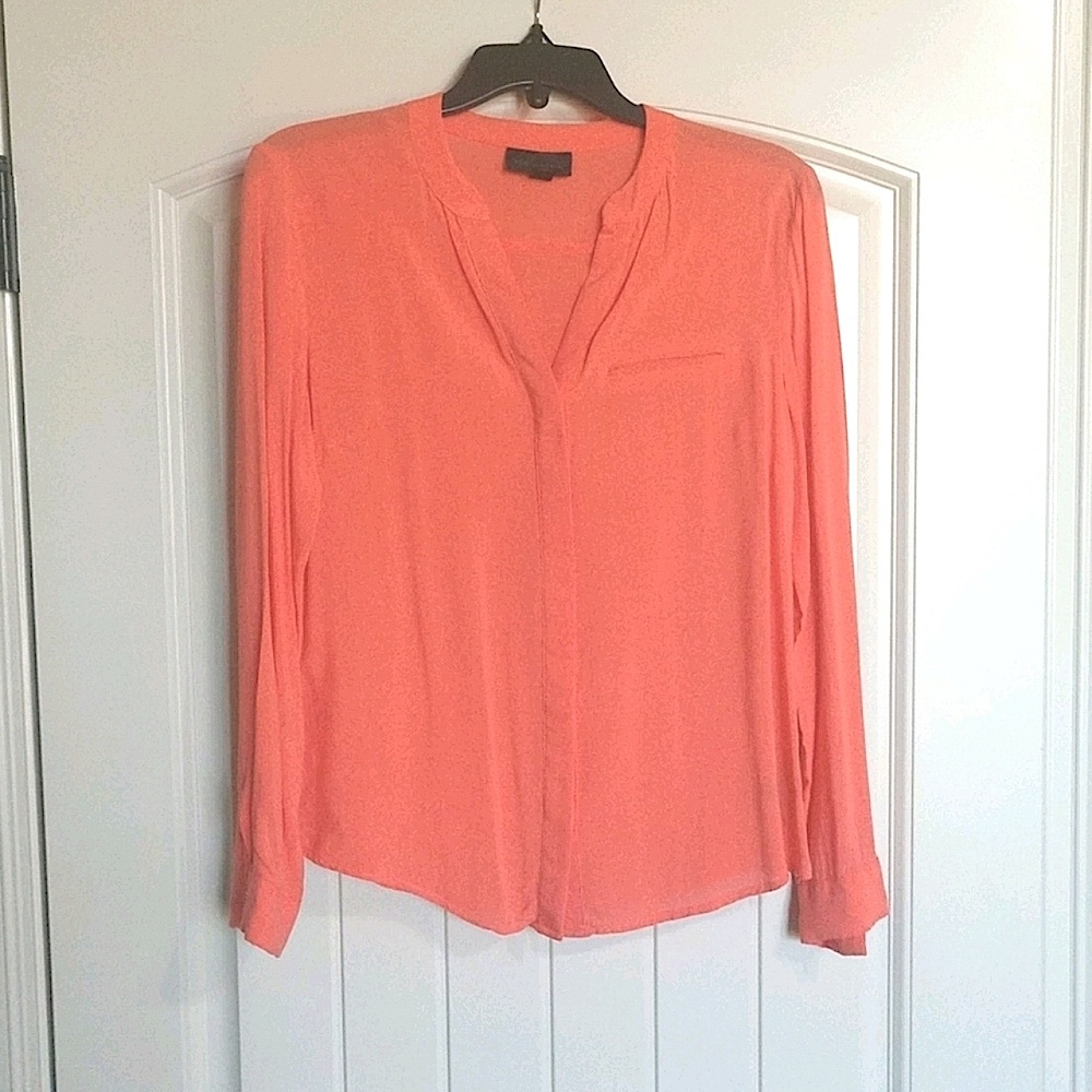 Worthington coral long sleeve lightweight medium shirt.